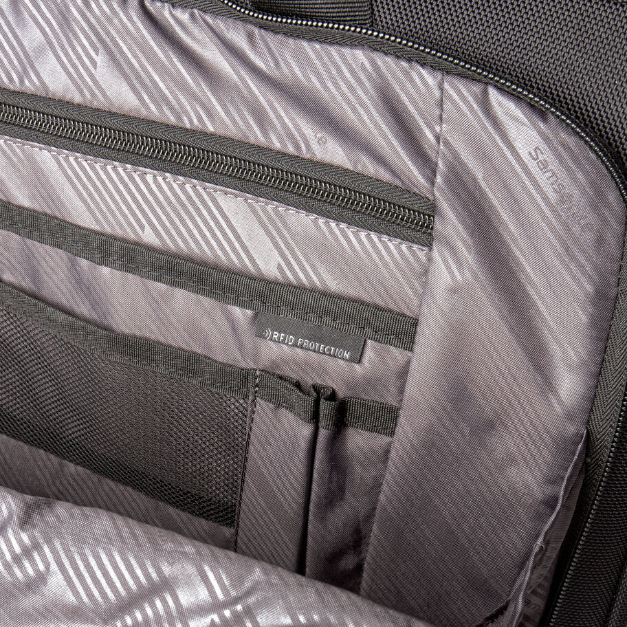 CLASSIC NXT 3 GUSSET BRIEFCASE W/RFID