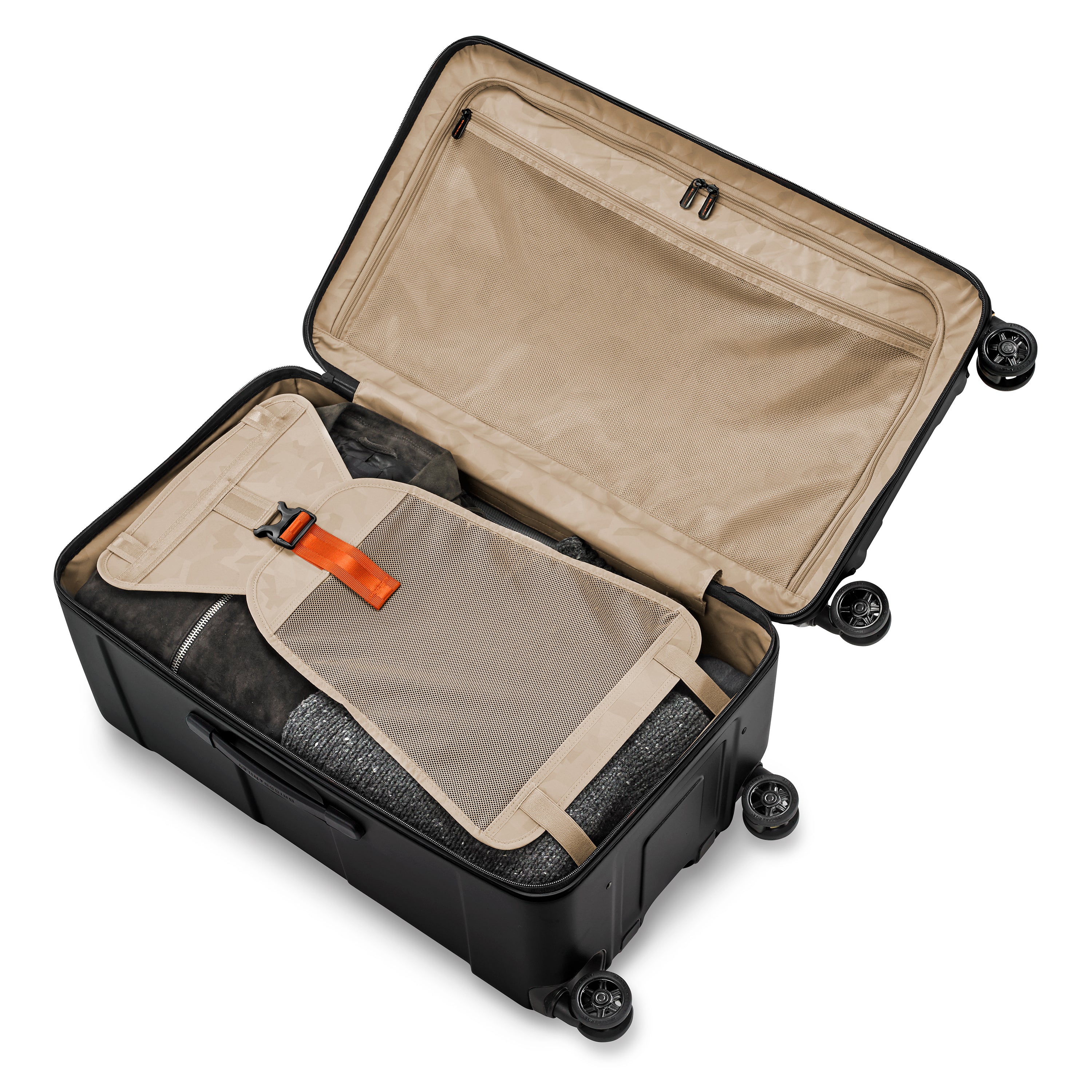 TORQ MEDIUM HARDSIDE TRUNK SPINNER