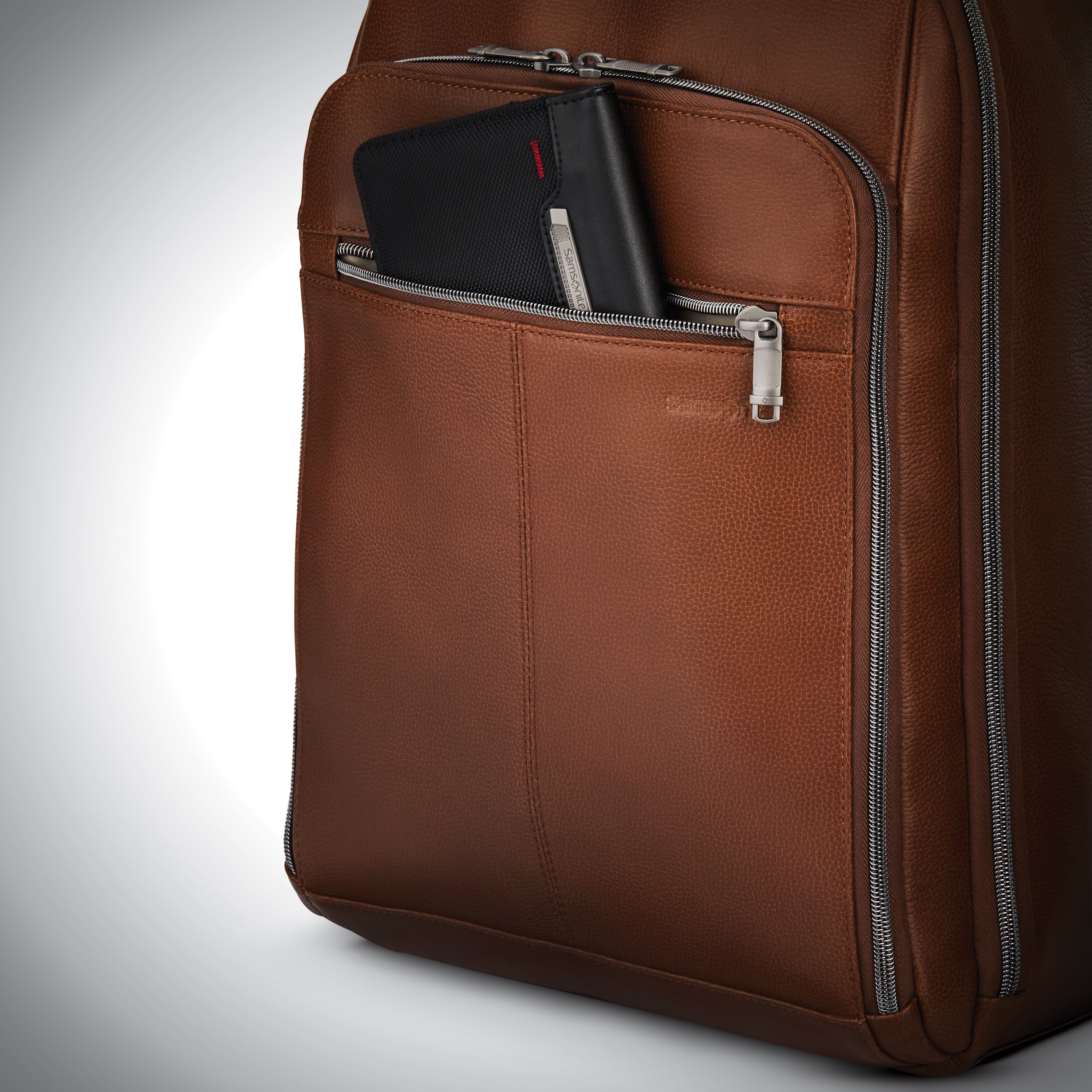 CLASSIC LEATHER BACKPACK (15.6")