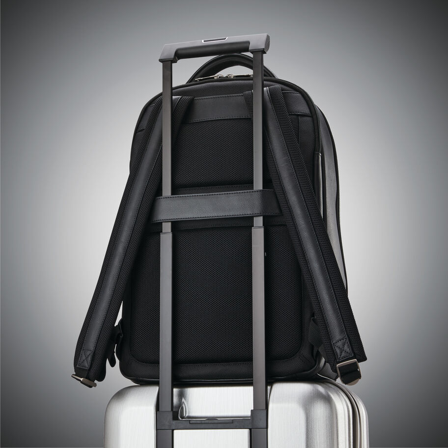 CLASSIC LEATHER BACKPACK