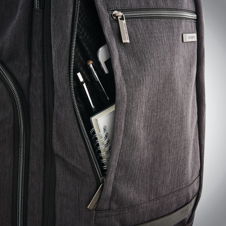 MODERN UTILITY TRAVEL BACKPACK