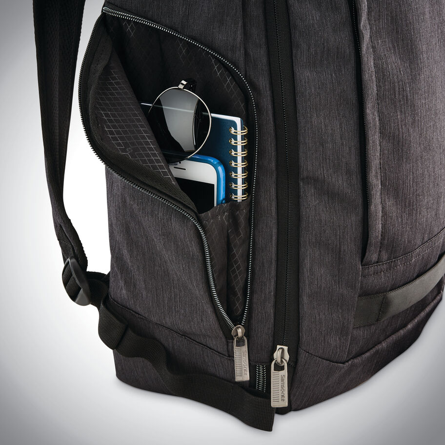 MODERN UTILITY TRAVEL BACKPACK